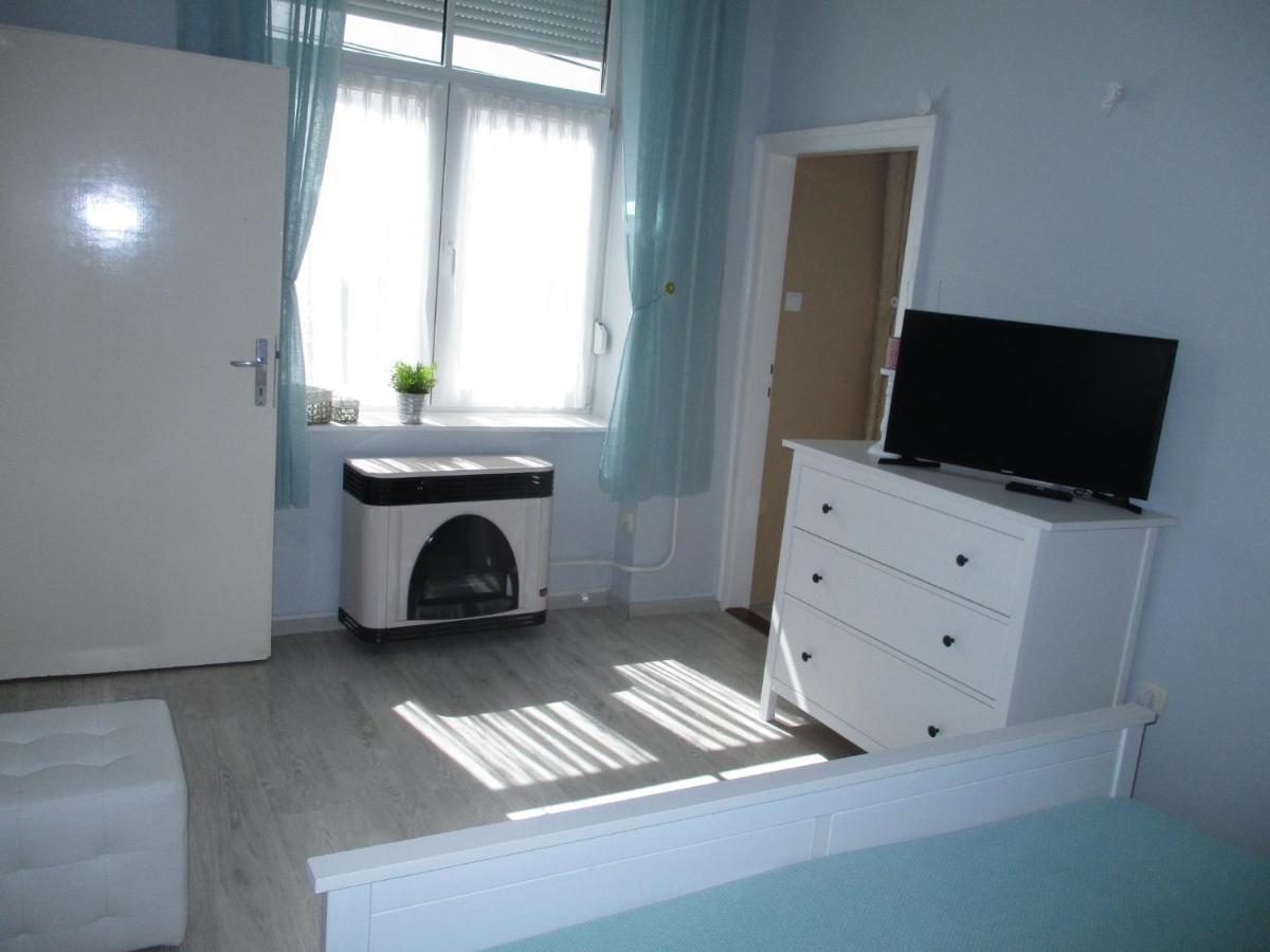 Ferencesek Apartman Pécs Extérieur photo