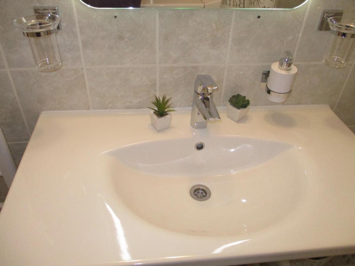 Ferencesek Apartman Pécs Extérieur photo