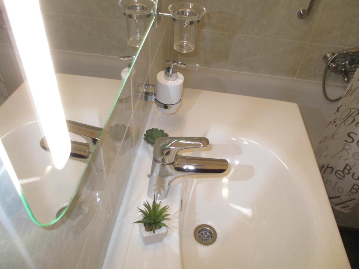 Ferencesek Apartman Pécs Extérieur photo