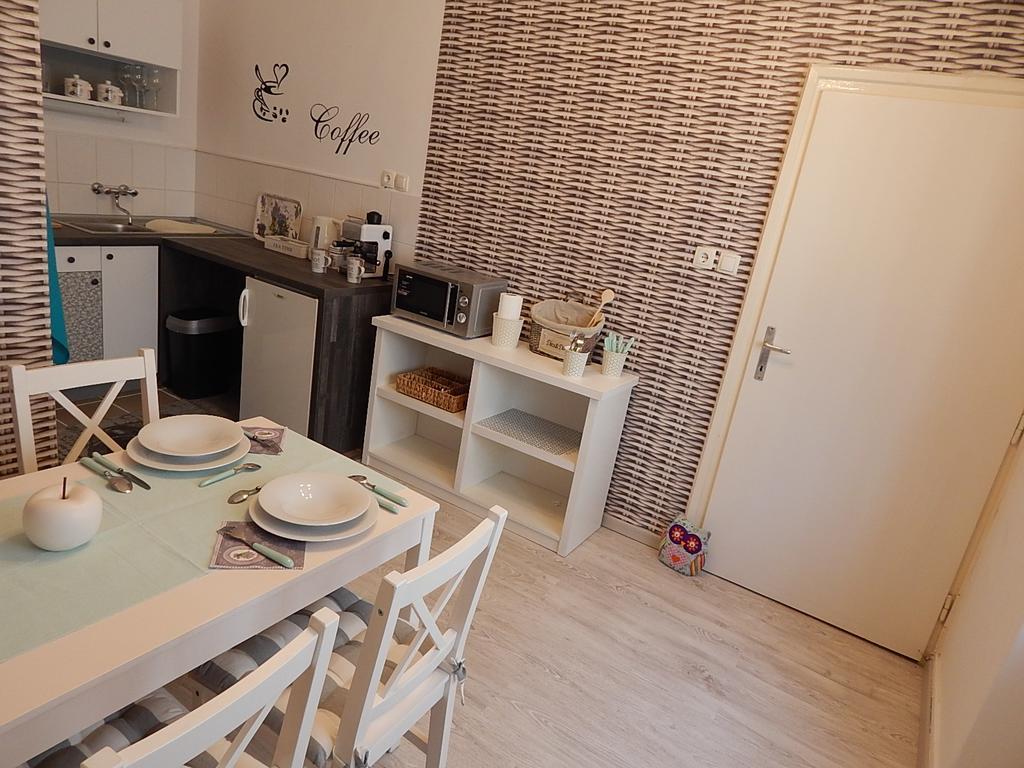 Ferencesek Apartman Pécs Extérieur photo