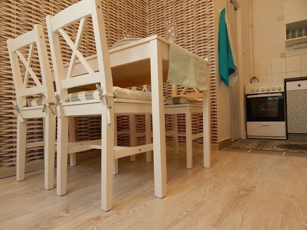 Ferencesek Apartman Pécs Extérieur photo